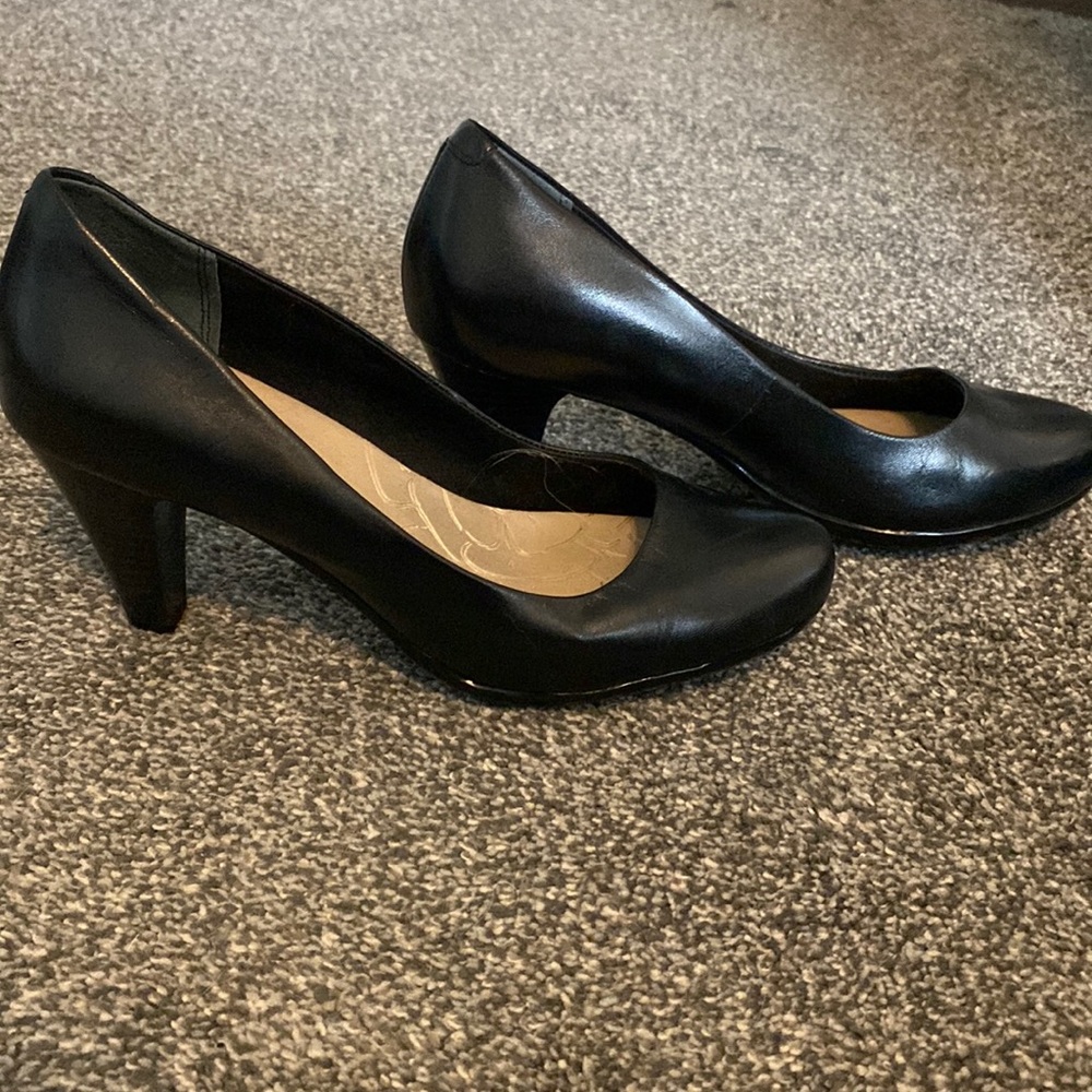 Womens black leather heels